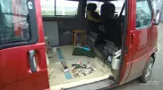 "Забыл в салоне". Авто с ножами, проводами и наличными задержали у колонии в Карагандинской области