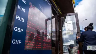 Названы официальные курсы доллара, рубля и евро на 27 июля