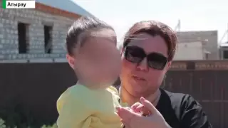 Трехлетней девочке оторвало палец в детсаду Атырау: появились подробности