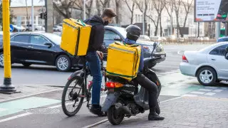 Почти 5000 мопедистов оштрафовали в Алматы за 5 месяцев