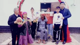 "Жили в палатке". Волонтеры строят дома для нуждающихся в Кызылординской области