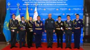 Министр обороны вручил награды участникам тушения пожара в Абайской области