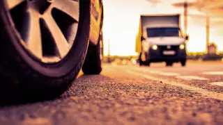 Названа деталь автомобиля, которую нужно проверить перед поездкой в жару