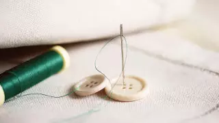 Носить старую одежду станет выгодно во Франции