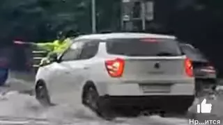 Ливень и град обрушились на Костанай