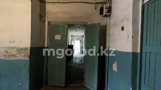 Коммунальный ад: семьи живут в разрушающемся общежитии в Уральске