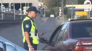 "Надоели пробки". Водители самостоятельно убрали бетонные ограждения на проспекте Аль-Фараби