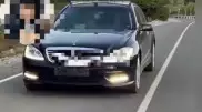 Водитель поплатился за установку красно-синих "мигалок" на крышу авто