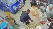 В Семее задержали мужчину, который фотографировал женщин под юбкой