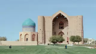 "Падает штукатурка, текут стены": выстоит ли духовная святыня Казахстана - мавзолей Ясави