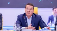 Премьер Смаилов раскритиковал министерства и руководителей вузов