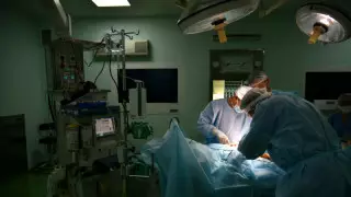 "Не волнуйтесь, все само пройдет". Врачи не заметили батарейку в пищеводе у годовалого казахстанца