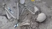 Древние останки женщины, бронзовую лягушку и асыки нашли в ВКО
