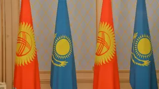 Кыргызстанцев "продлят" в Казахстане