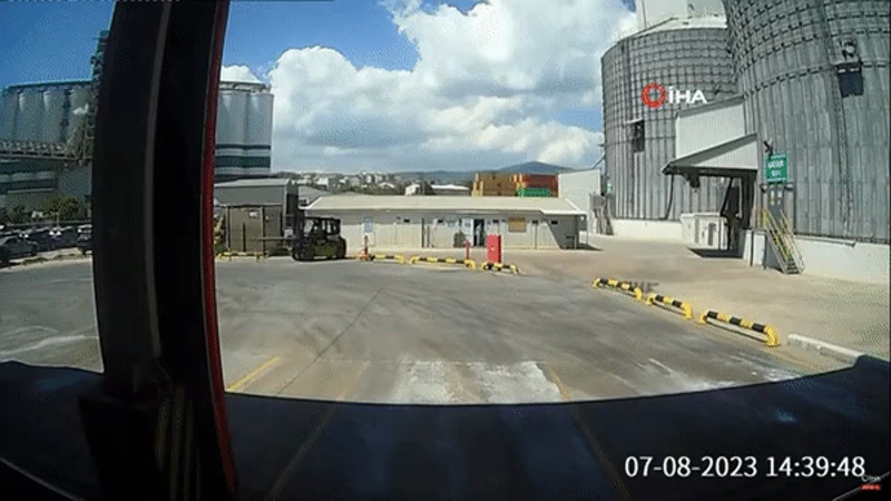 Кадры из видео