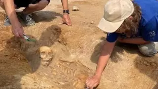 Останки "ребенка-вампира" с замком на лодыжках обнаружили в Польше