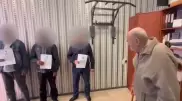 Пенсионер не смог сдержаться во время опознания мошенника в Астане