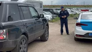 Lexus, Toyota Land Cruiser: У неплательщиков налогов забирают авто в Астане