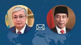 Токаев поздравил президента Индонезии