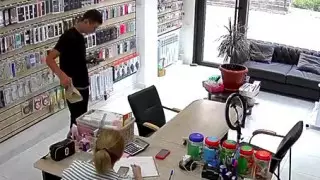 Исчезнувшего с посылкой на 100 тысяч тенге курьера задержали в Алматы