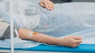 В Актюбинской области пытаются реанимировать брата и сестру, отравившихся белладонной