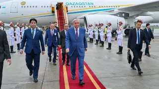 Токаев прибыл во Вьетнам