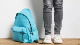 Можно ли носить кроссовки и кеды в школах Алматы