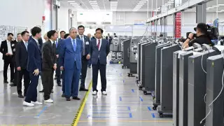 Как производят банкоматы во Вьетнаме, показали Токаеву