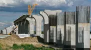 Китайские надписи возле LRT удивили астанчан