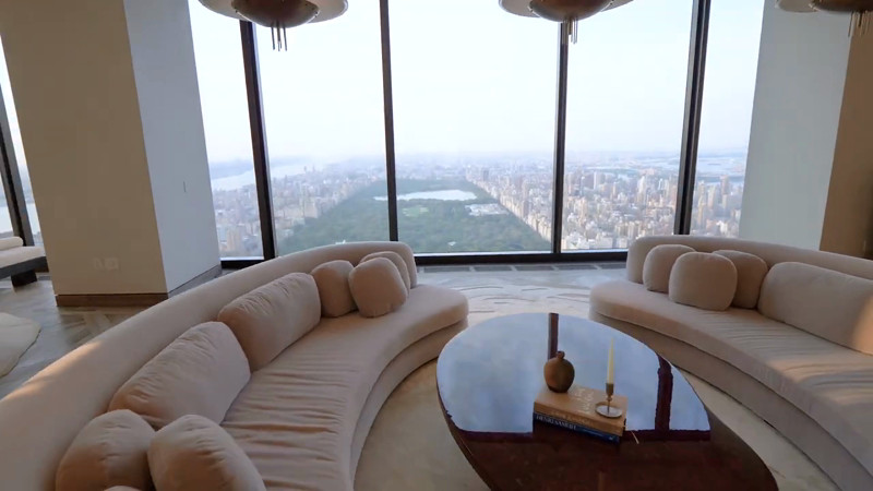 Кадры из видео