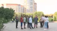 "Мы получаем 500 тысяч". Рабочие устроили забастовку из-за зарплаты в Атырау