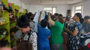 "Получили отказ в школе": родители массово просят помощи у волонтеров в Актобе