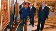 Токаев и Рахмон осмотрели выставку народного творчества Таджикистана