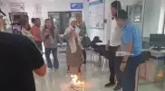 Мужчина пытался сжечь себя в прокуратуре Шымкента