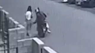 В Алматы на 15 суток арестован мопедист, ударивший девушку сзади