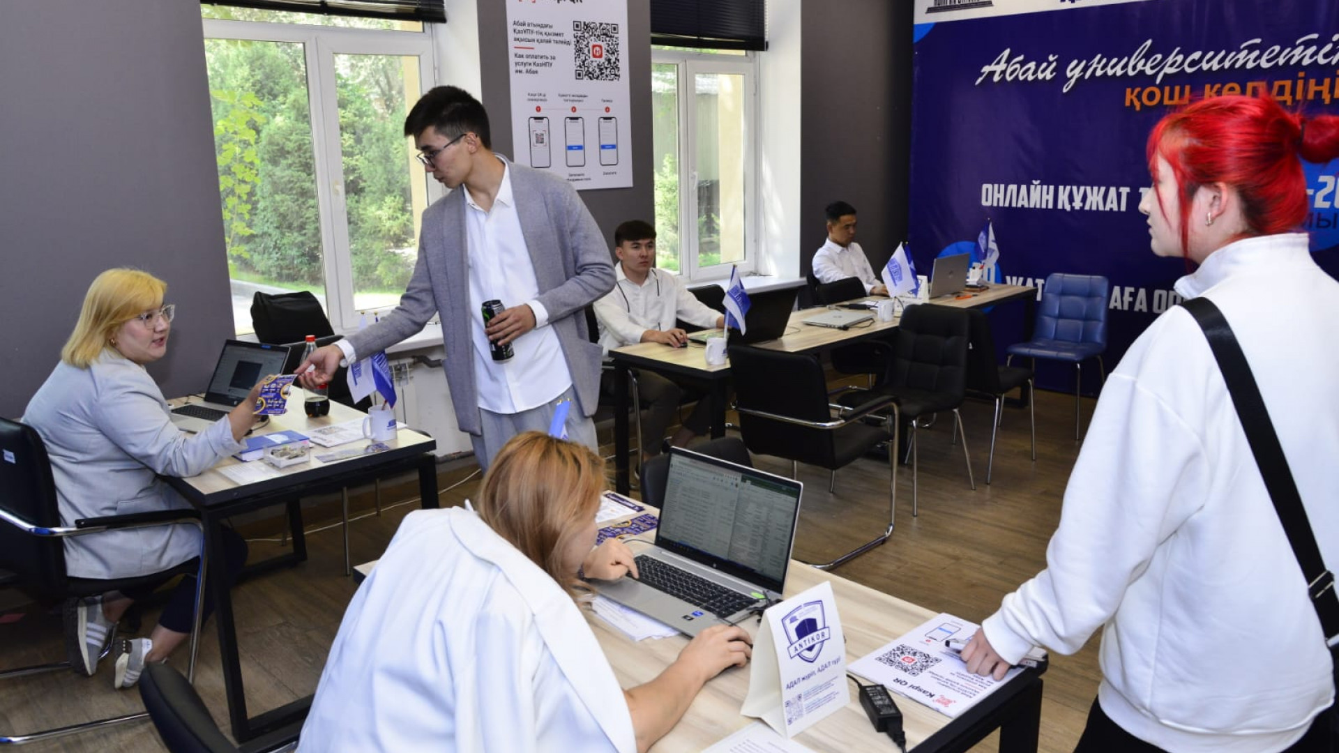 Давка из-за мест в общежитии. В КазНПУ разъяснили ситуацию