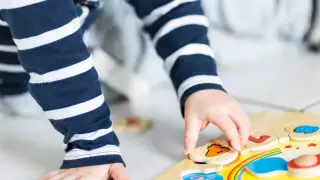 В Казахстане проверят семьи, где дети проживают с отчимом