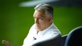 Премьер Венгрии решил остаться у власти четверть века - СМИ