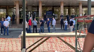 Не только Ахметжанов. Кто вел переговоры с захватчиком заложников в Астане, пояснили в МВД