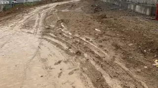 Ақтөбеде балалар мектепке балшық кешіп баруға мәжбүр