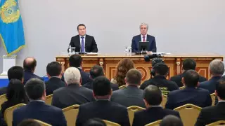 "Олигархат в шатком положении". Эксперт о встрече Токаева с бизнесменами