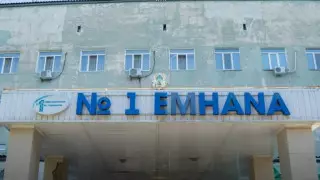 Семейчан не пустили на парковку из-за акима? Ответ властей