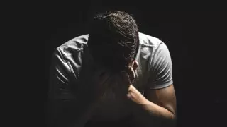 Из-за каких сбоев в организме постоянно плохое настроение