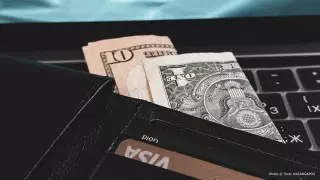 Названы официальные курсы доллара, рубля и евро на 26 сентября