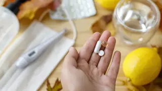 Перечислены витамины, которые "излечивают" от осенней хандры