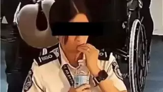 Сотрудница аэропорта украла 300 долларов и проглотила их, чтобы уйти от ответственности