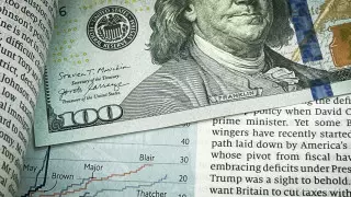 Курс доллара снизился на 1 тенге