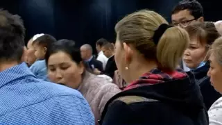 Встреча шымкентцев с акимом города обернулась "криками и руганью"