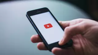 Акмолинец потерял 8,7 миллиона тенге, "клюнув" на рекламу в YouTube