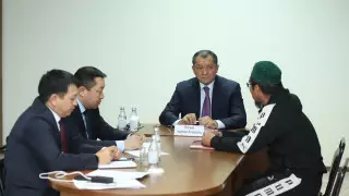 Нурлан Ногаев провел встречу с населением в Жанаозене​
